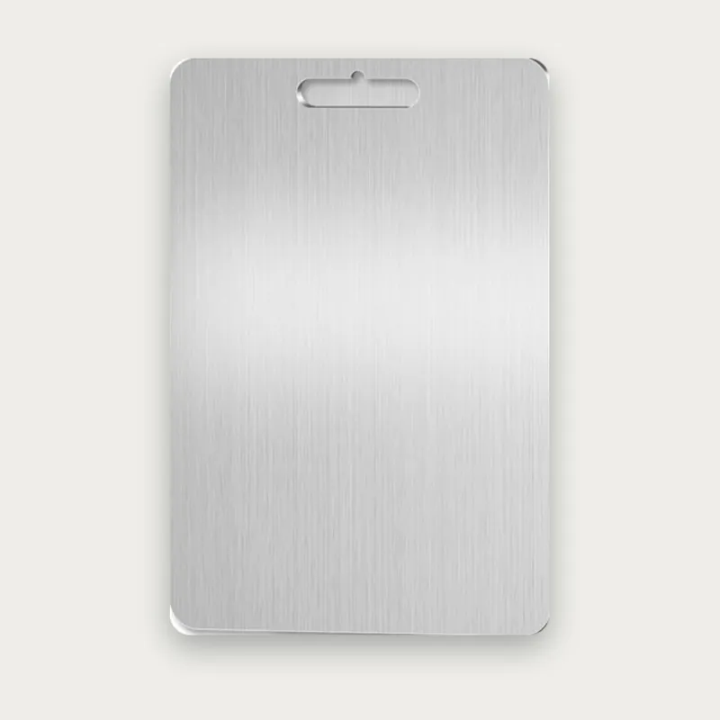 The small 25 x 15 cm titanium board